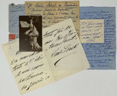 quelques vieilles lettres et une photo d'un homme à cheval