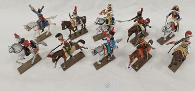 de nombreuses figurines représentant des hommes à cheval et des chevaux