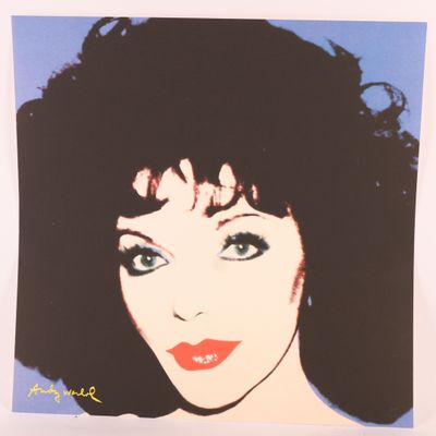 une image représentant un tableau représentant le visage d'une femme aux cheveux noirs
