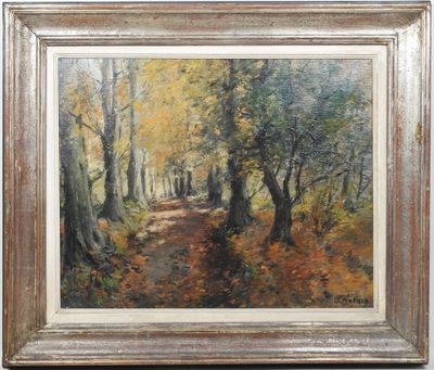 un tableau représentant un sentier dans les bois, avec des arbres et des feuilles