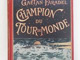 un vieux livre avec l'image d'un bateau en mer
