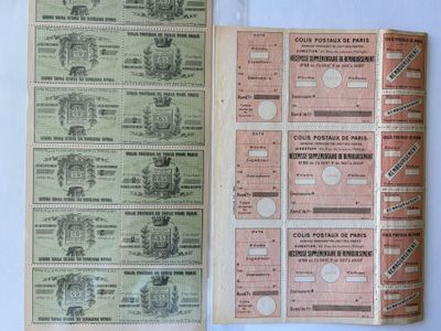 Plusieurs billets de différentes tailles et couleurs sont posés sur une table.