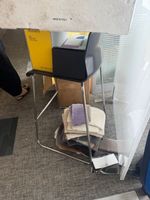 1 chaise bistro en métal et plastique + 1 chaise pliante de … (photo 4)