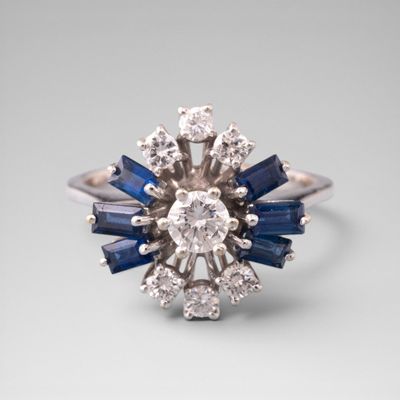 Bague diamants saphirs En or blanc 18K (750) sertie de petit…