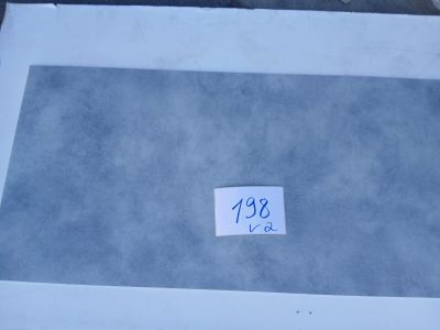 une photo d'une feuille de papier sur laquelle est collé un autocollant