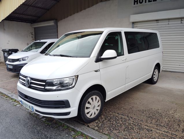 Véhicule utilitaire de marque VW Caravelle Confort Line 150cv boî...