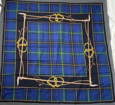 Écharpe Gucci bleue avec motifs. 100% Laine - Photo 1