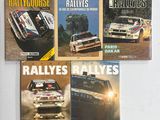 quatre livres consacrés aux voitures de rallye, exposés sur un fond blanc