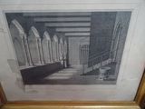 une photo d'une photo d'un couloir dans un immeuble