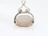 bague en argent sterling ornée d'un quartz blanc facetté au centre