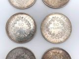six pièces britanniques différentes, dont un souverain, un souverain, un souverain et un souverain