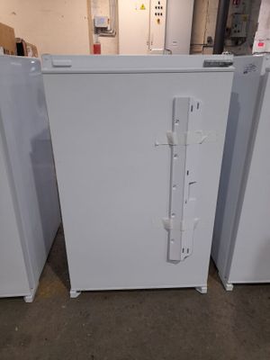 4 / Réfrigérateur / Congélateur 1 porte (armoire) inté…