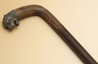 CANNE monoxyle en bois Pommeau en équerre se terminant par u… - Photo 1