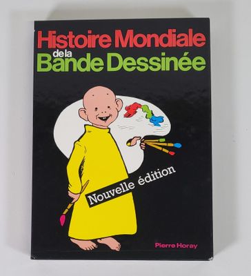 la couverture d'un livre sur laquelle figure l'image d'un homme vêtu d'une robe jaune