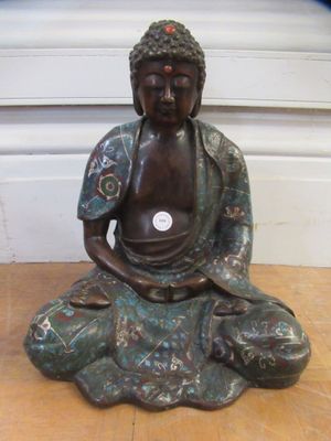Chine, vers 1850. Bouddha assis en émaux cloisonnés polychro…