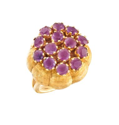 une image représentant une bague en or sertie d'améthyste et de diamants