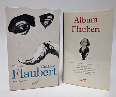 deux livres posés côte à côte sur une table