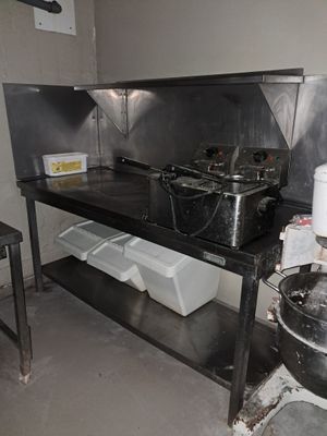 table en inox de préparation, étagère inox sans les ustensil… - Photo 1