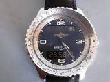 gros plan d'une montre sur une table