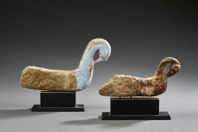 deux œuvres d'art posées l'une sur l'autre