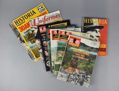 a lot of magazines that are on the table