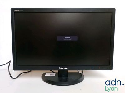 Écran bureautique LENOVO - 23 pouces - Avec câble d’alimenta…