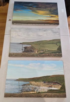trois photos d'une table sur laquelle est posé un tableau représentant un bateau