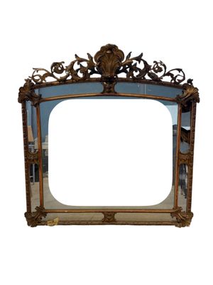 Très large miroir de cheminée à parecloses en bois mouluré, …