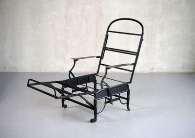 Fauteuil d'officier à système, Maison Pardon Paris 19ème. Di…