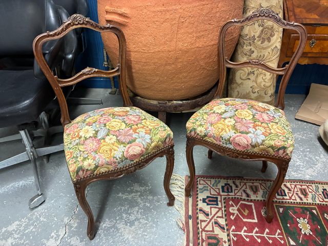Paire de chaises de chambre assises tissus fleuri