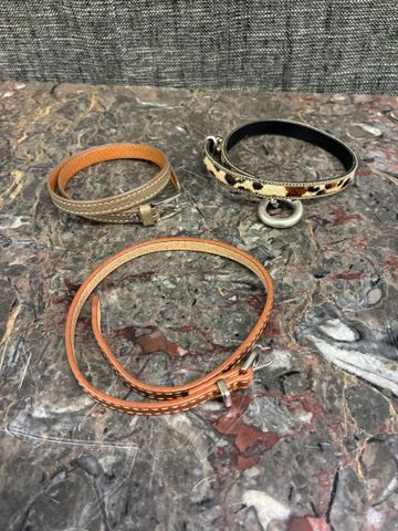 Lot de 3 bracelets doublé cuir piqué sellier. 