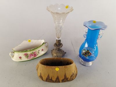 Jardinière ovale en grès vernissé, signée.