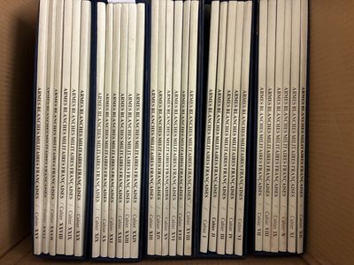 beaucoup de livres dans une boîte