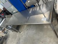 Table inox, dimensions : 200x70x93 cm, en l'état (photo 2)
