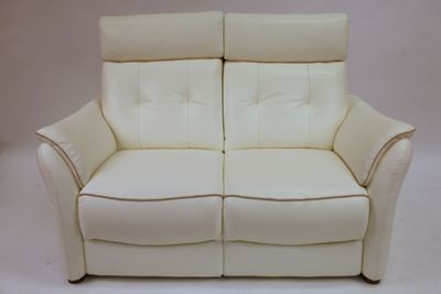 Canapé "Mobilier de France", deux places, garnis de cuir cla…