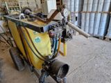 l'image d'une machine à laquelle est attaché un tuyau
