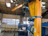 une photo d'une grosse machine dans une usine