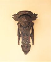 PAIRE DE CONSOLES D'APPLIQUE en bois naturel mouluré et scul… (photo 4)