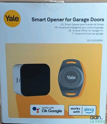 une boîte sur laquelle figure l'image d'un appareil connecté