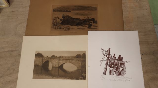 Gravure dédicacée « sur le bateau » ; gravure « soldat » de félic...