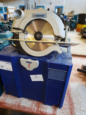 a machine that is sitting on top of a blue box