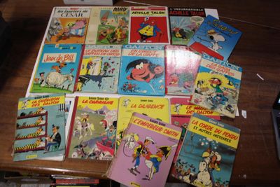 de nombreux livres pour enfants posés ensemble sur une table