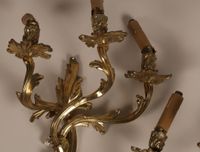 Paire d’appliques à trois bras de lumière de style rocaille … (photo 5)