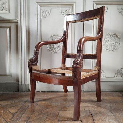 Fauteuil bas en acajou et placage d'acajou, époque Restaurat… - Photo 1