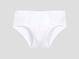 un gros plan sur un slip blanc sur fond blanc
