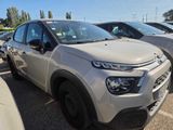le nombre de voitures garées dans un parking