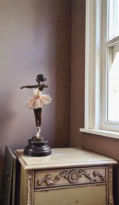 La jeune fille ballerine. Charmant sujet en bronze à double … - Photo 1