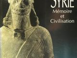 la couverture d'un livre sur laquelle figure la statue d'un homme barbu