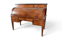 BUREAU à cylindre en acajou et placage d'acajou à gradin sur…