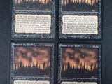quatre cartes d'un jeu représentant un ciel et des arbres en arrière-plan